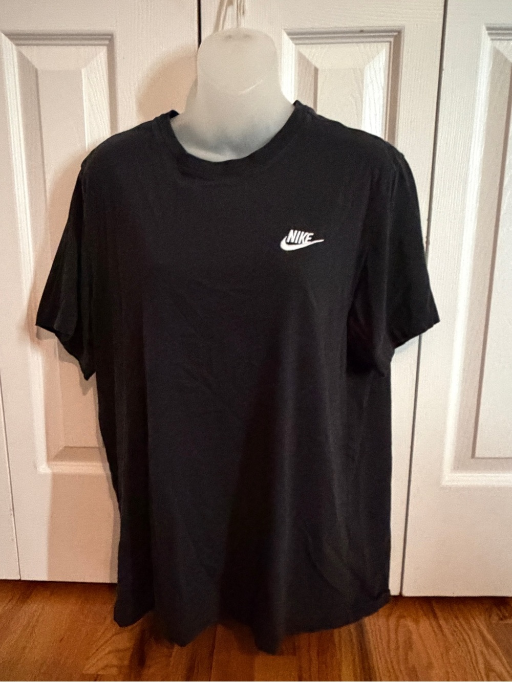Nike Black Short-Sleeve Logo Tee Women’w Large L